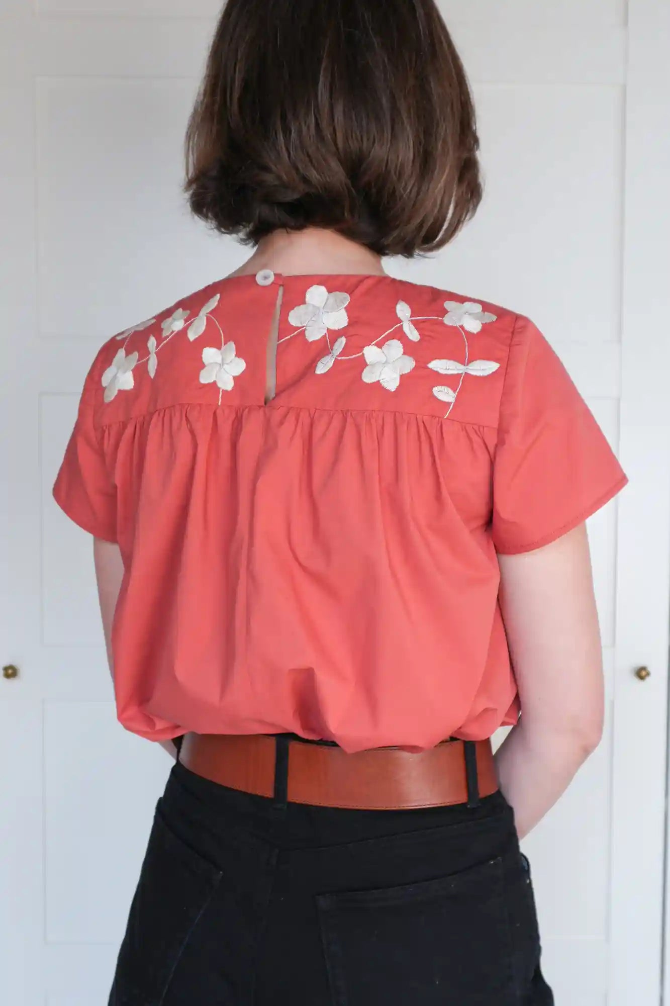 Blouse au Plastron Brodé