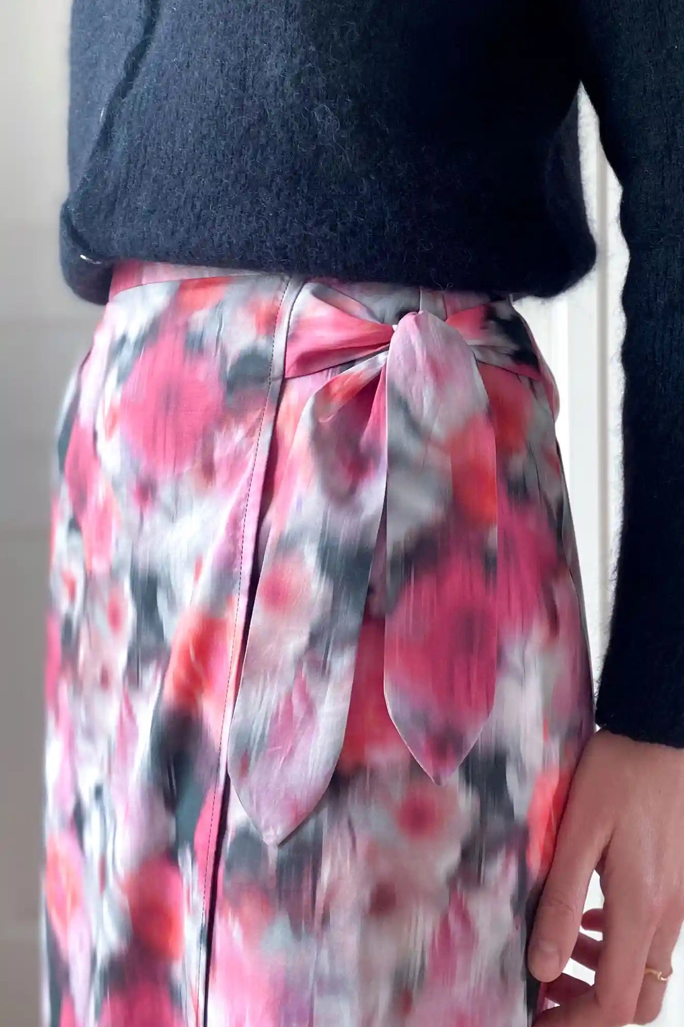 Patron De Couture Robe Portefeuille Avec Ourlet Tulipe À Personnaliser, Pochette ou PDF, du 34 au 56, par Atelier Charlotte Auzou