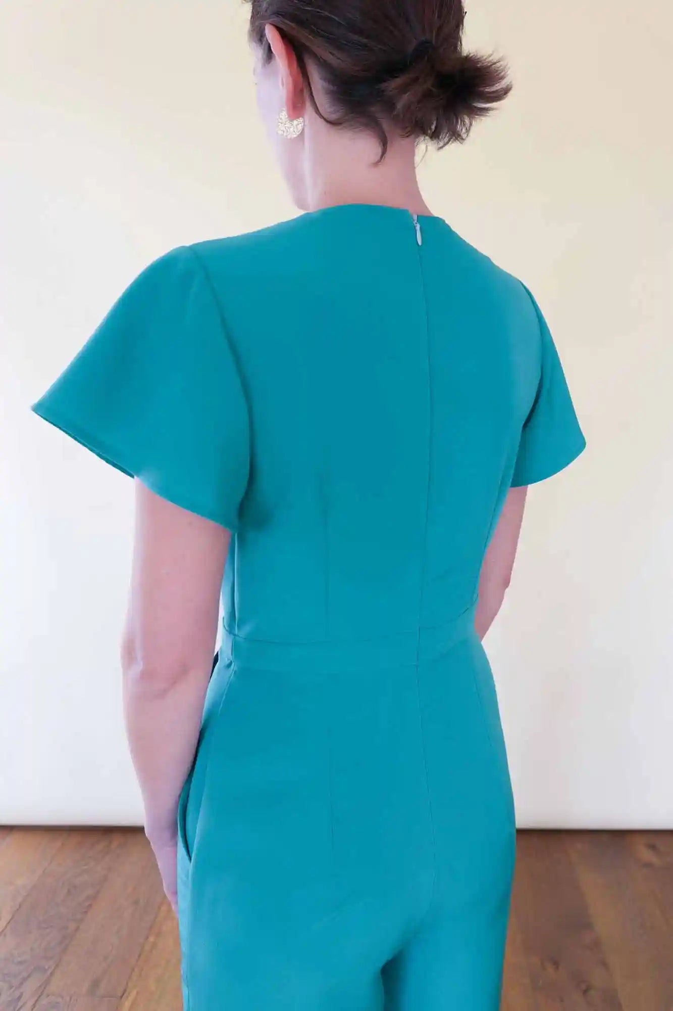 Patron de Couture Décolleté Profond et Échancré à Personnaliser en Robe ou Combinaison avec le Concept Couture par Atelier Charlotte Auzou