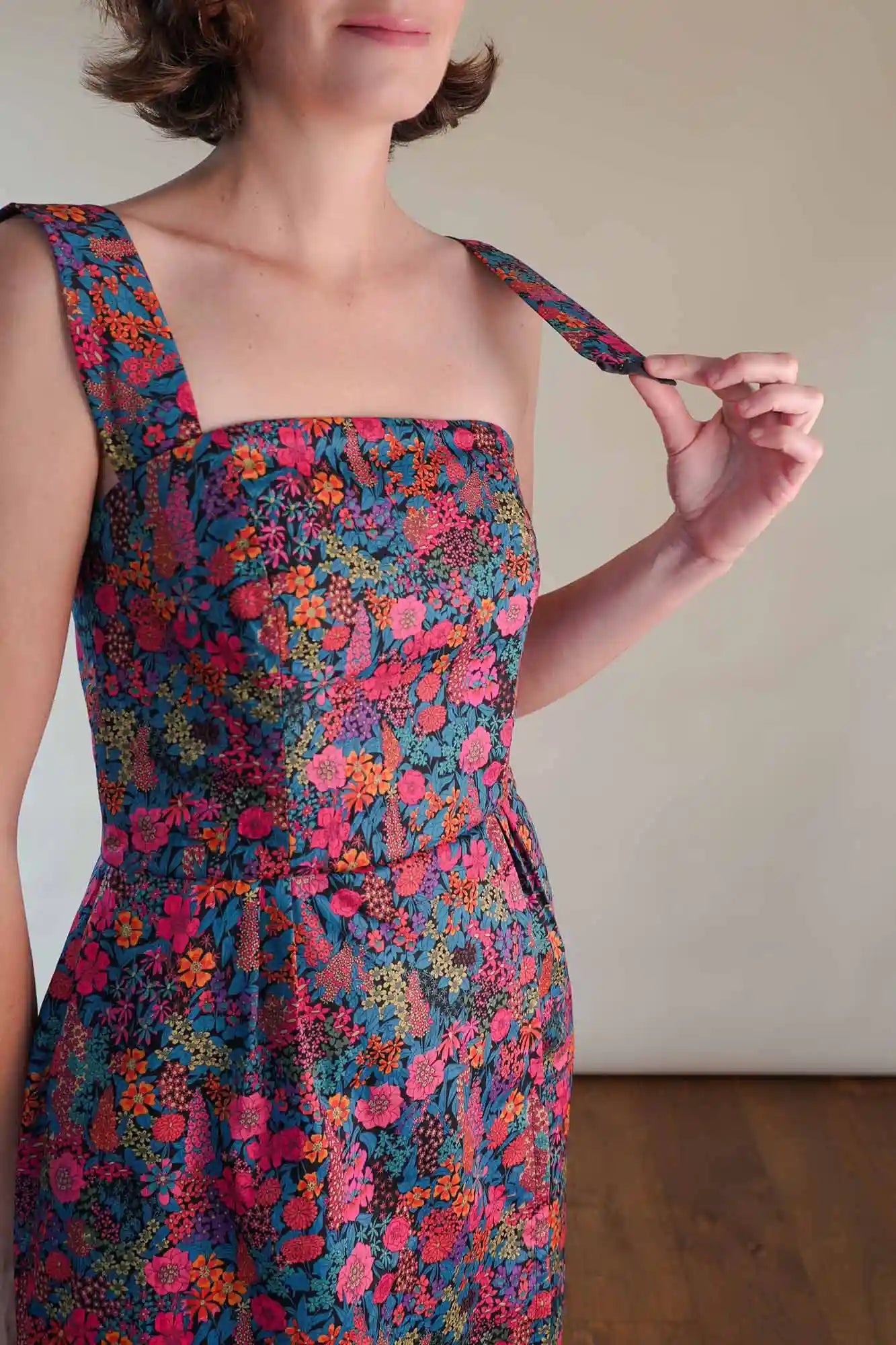 Patron de Couture Robe Bustier Courte en Tissu Liberty Ciara, Personnalisable, du 34 au 56, PDF ou Papier