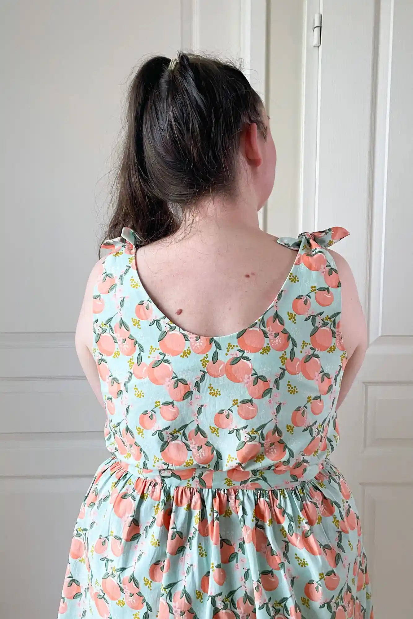 Robe Froncée Courte à Bretelles Nouées