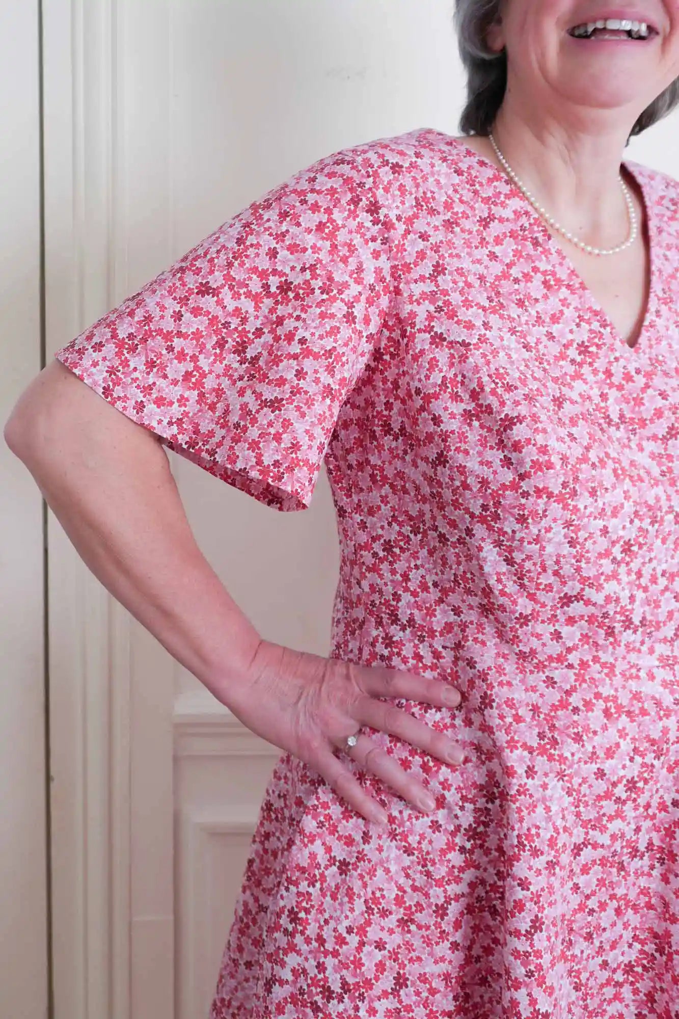 Robe Midi Fleurie à Manches Papillon