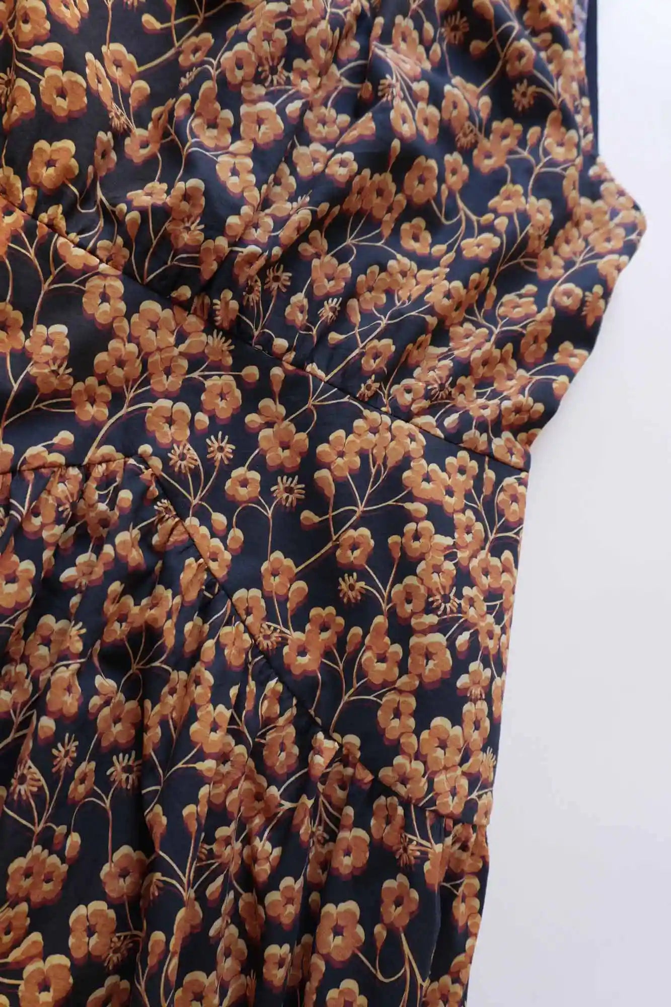 Patron de Couture Jupe à Empiècement à Personnaliser avec le Concept Couture par Atelier Charlotte Auzou. Du 34 au 56, 3 longueurs et 3 statures incluses pour les petites et les grandes.