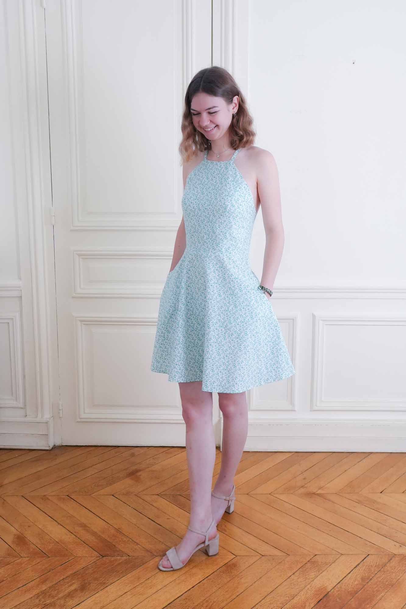 Robe Courte Dos Nu à Bretelles Croisées