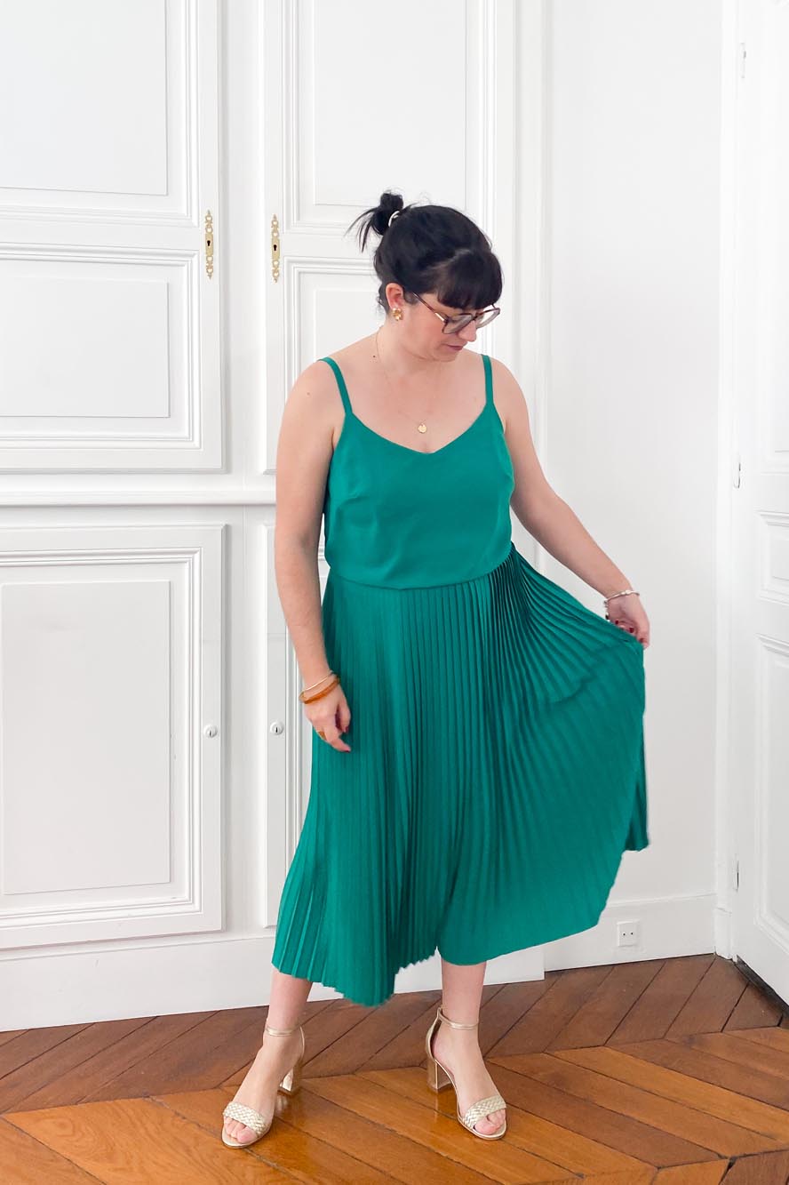 Patron de Couture Robe Plissée Midi à Bretelles