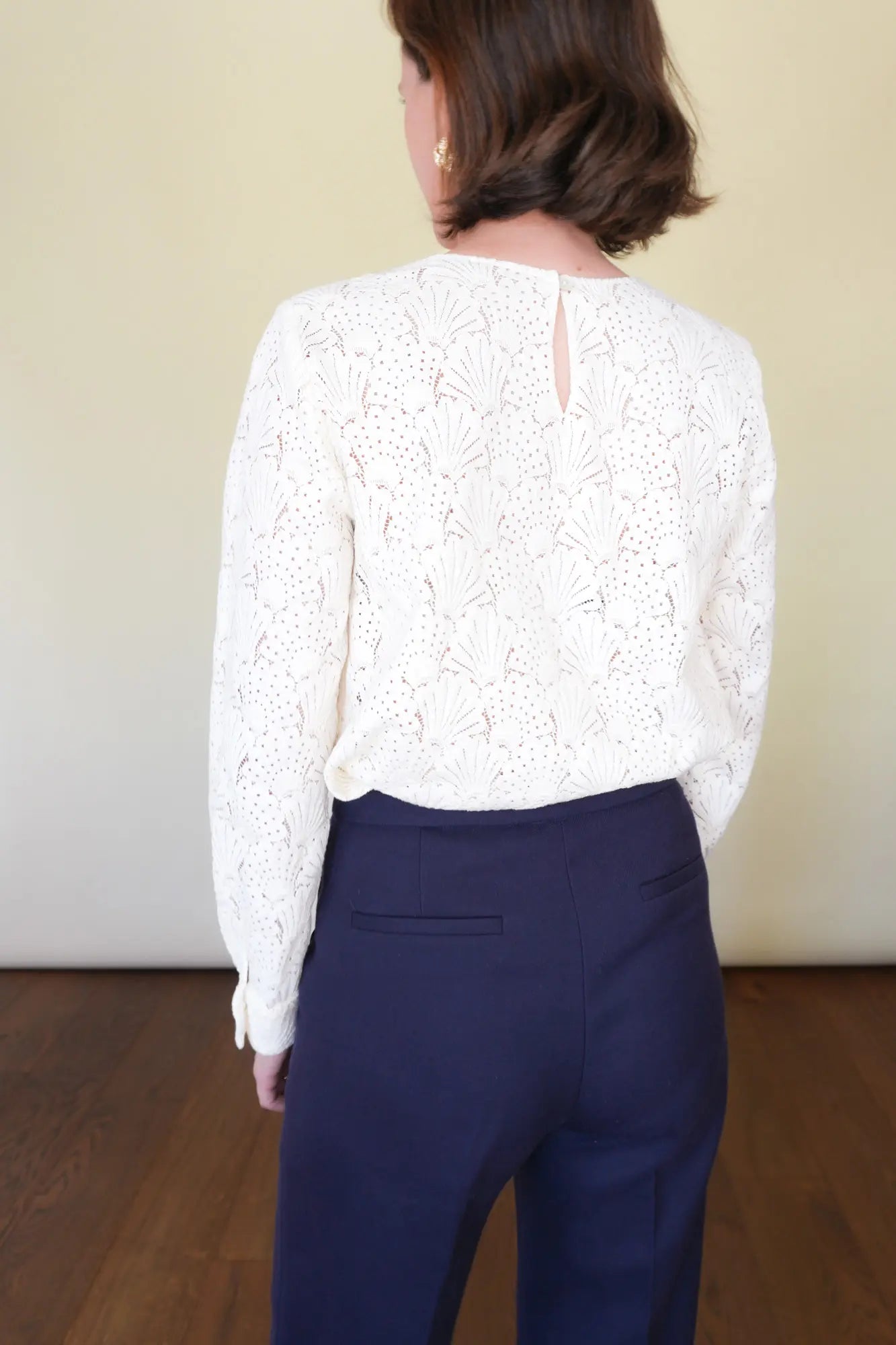 Patron de Blouse en Dentelle Encolure Ronde et Manches Longues, Personnalisable en Ligne, Calques de Tailles et Marges Incluses