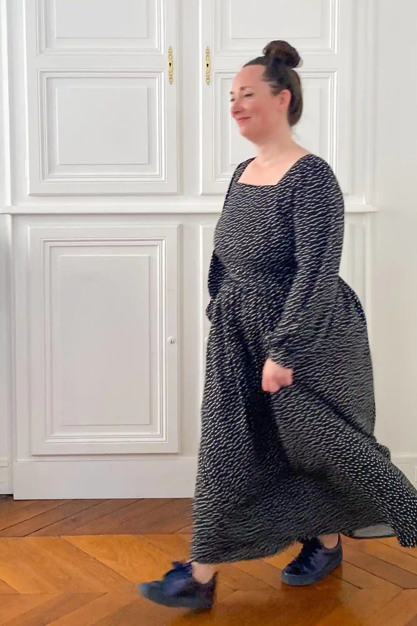 Patron de couture PDF pour femme, jupe ou robe froncée cintrée à la taille, à personnaliser avec le concept couture Atelier Charlotte Auzou, disponible en 4 longueurs et 3 statures pour une création sur-mesure