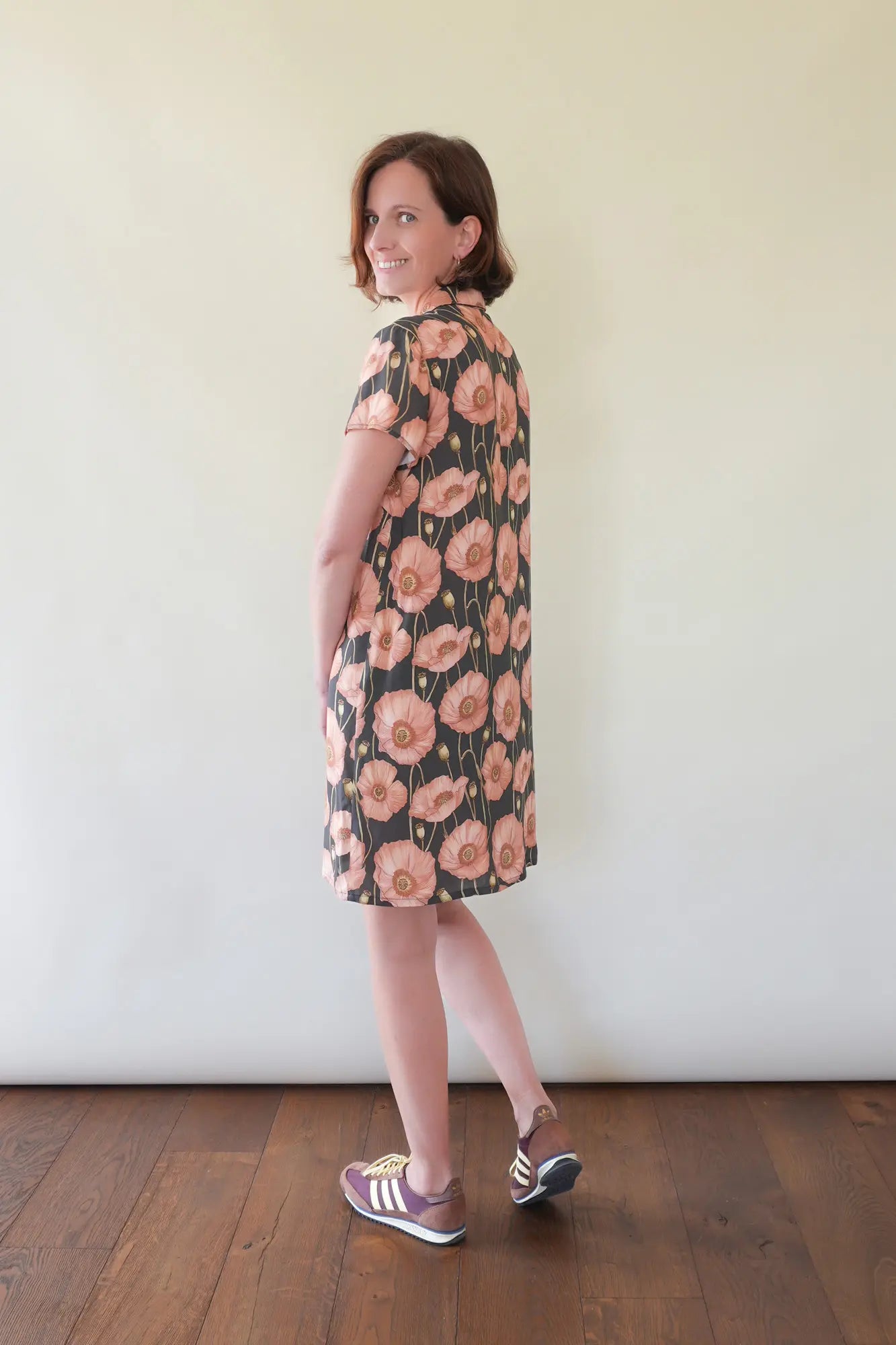 Patron de Robe Chemise Boutonnée Droite à Col Chemise pour Femme