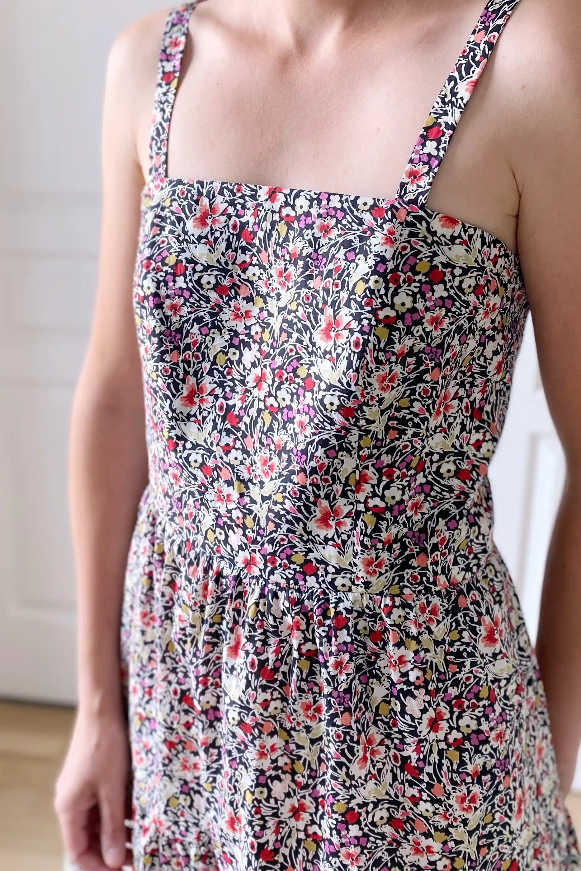 Robe Courte à Bretelles en Liberty