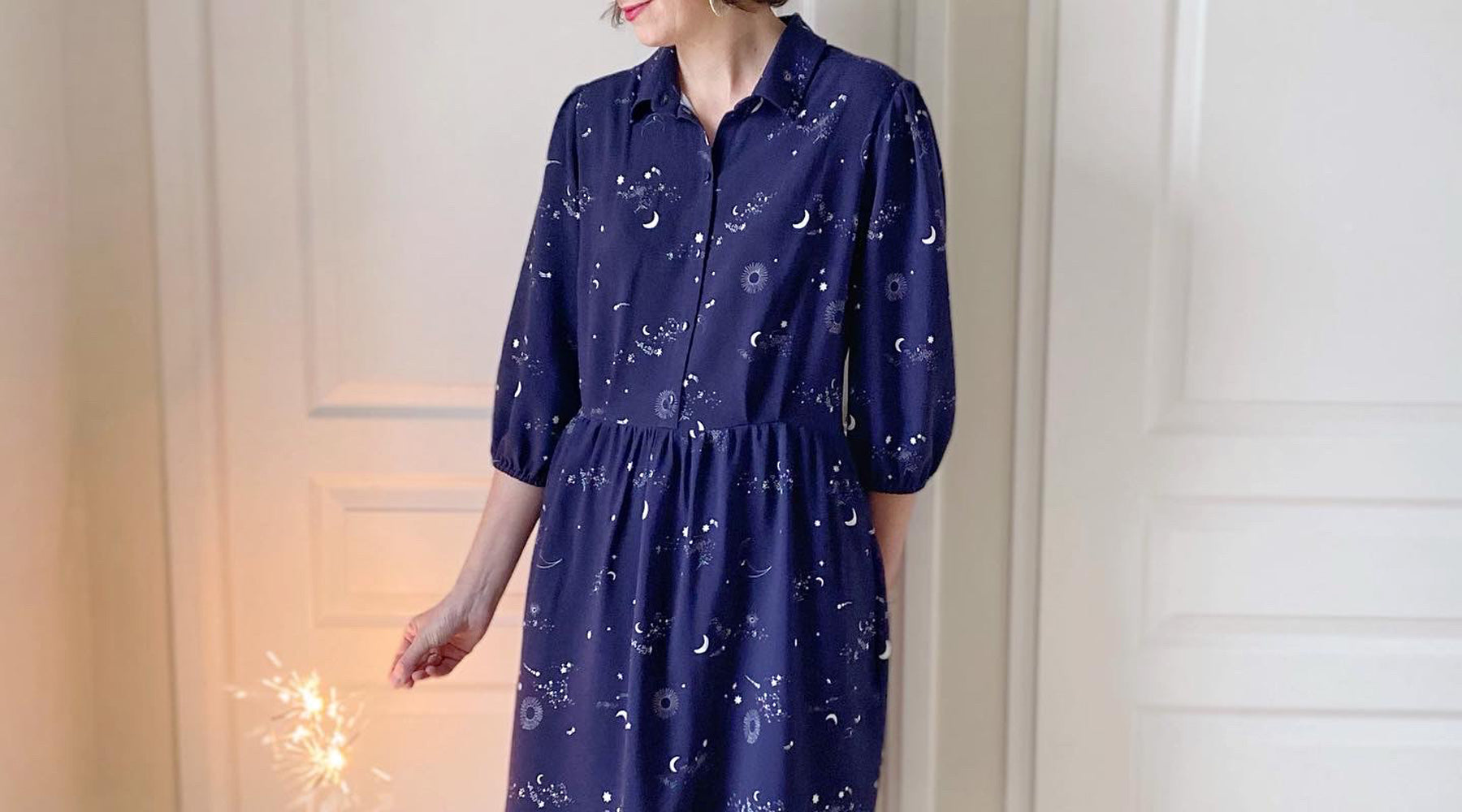 robe chemise tissu étoiles viscose lise tailor patrons à personnaliser atelier charlotte auzou robe de fête réveillon feu d'artifice paillettes bleu nuit