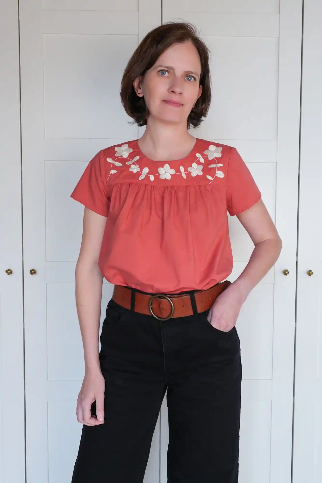 Blouse au Plastron Brodé