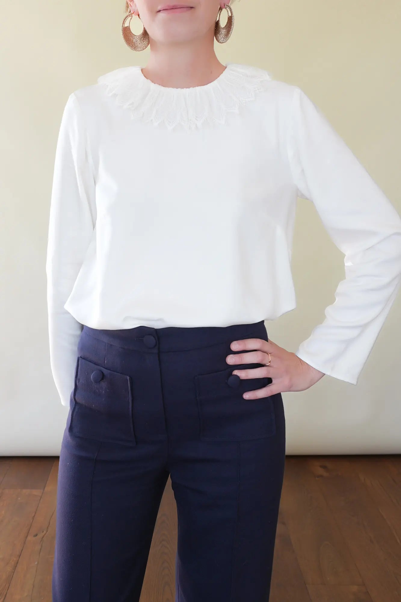 Patron Blouse Mariée Col en Dentelle Chantilly avec Manches Longues en Sergé de Viscose, du 34 au 56
