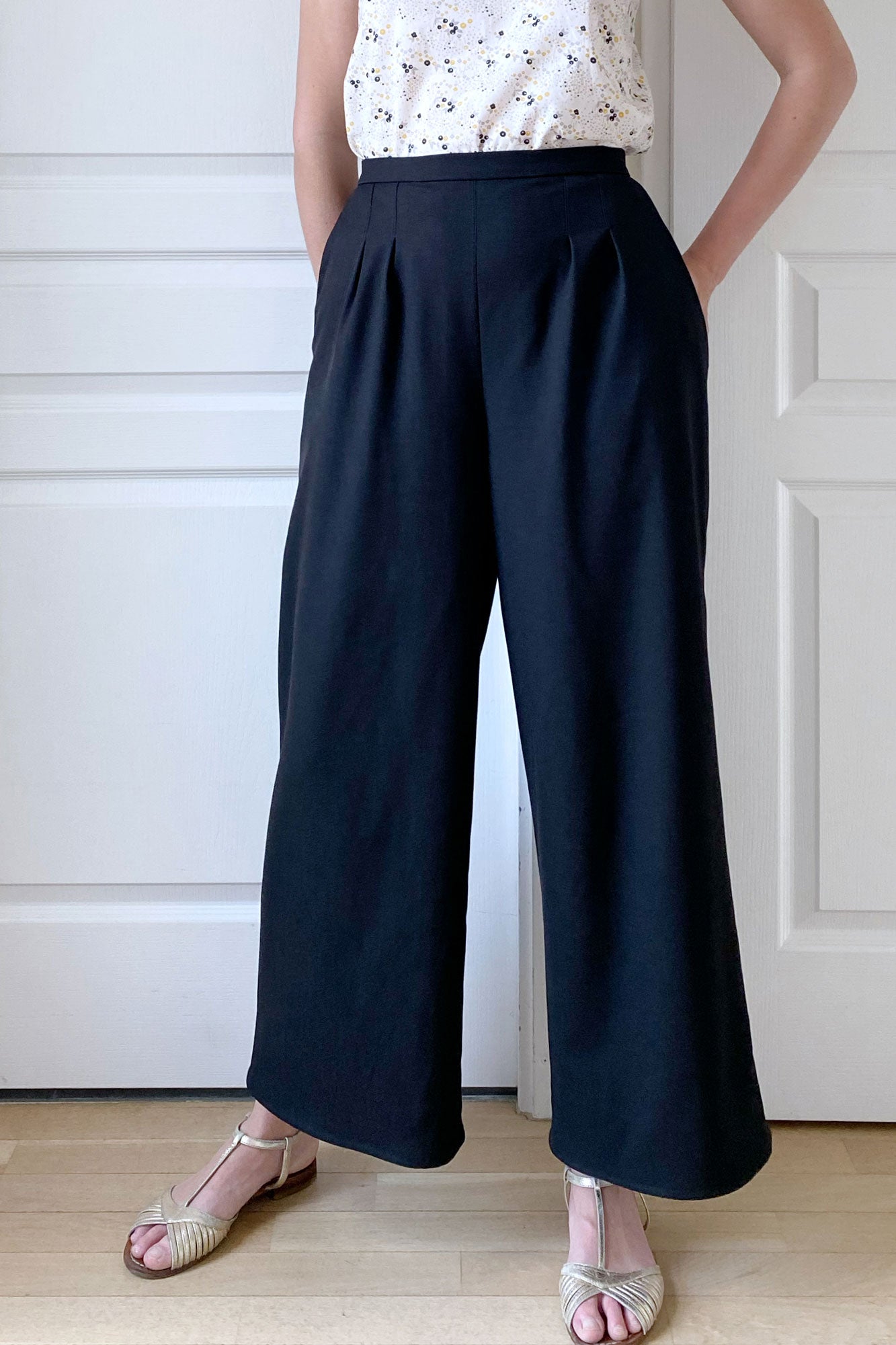 coudre pantalon large patron de couture pdf jupe culotte longue évasée fluide noire patron pdf sur mesure atelier charlotte auzou crêpe bambou cousette