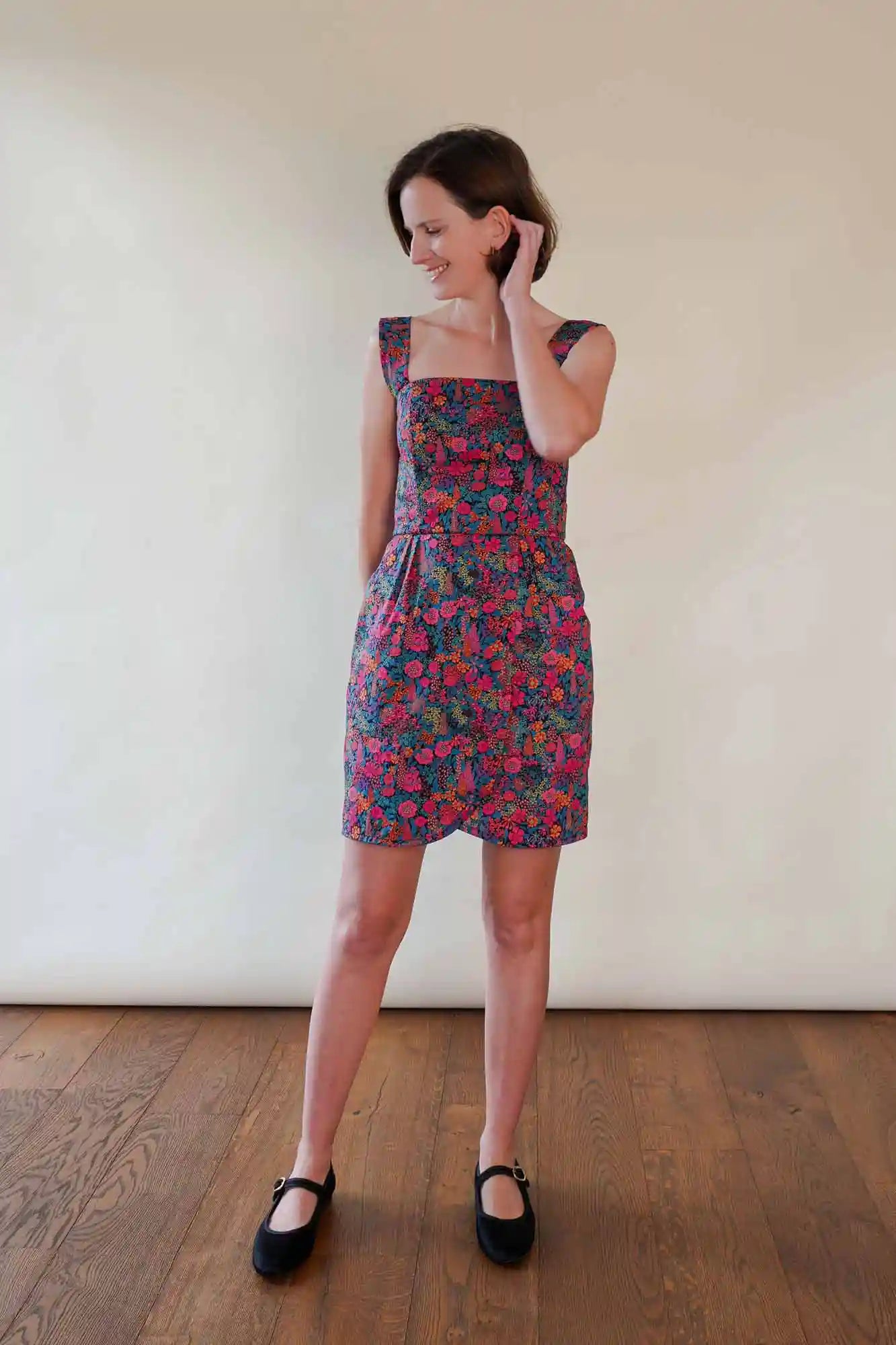 Patron de Couture Robe Bustier Courte en Tissu Liberty Ciara, Personnalisable, du 34 au 56, PDF ou Papier