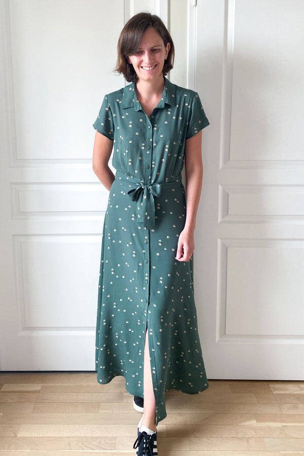 Coudre une robe chemise longue en viscose Atelier Brunette avec les patrons de couture PDF à personnaliser Atelier Charlotte Auzou - du 34 au 48 avec plusieurs bonnets et statures incluses. 