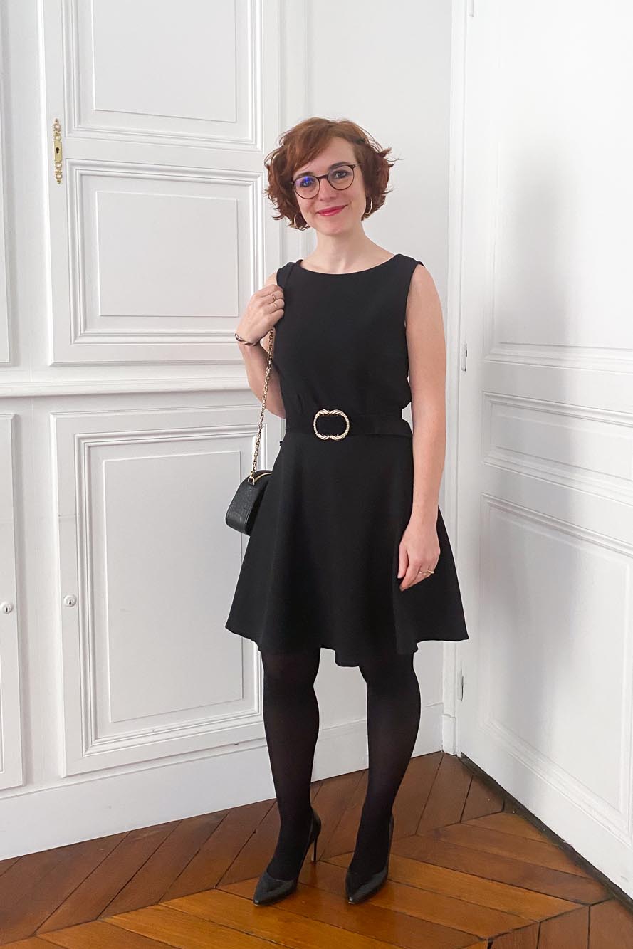 Petite Robe Noire Dos Bénitier