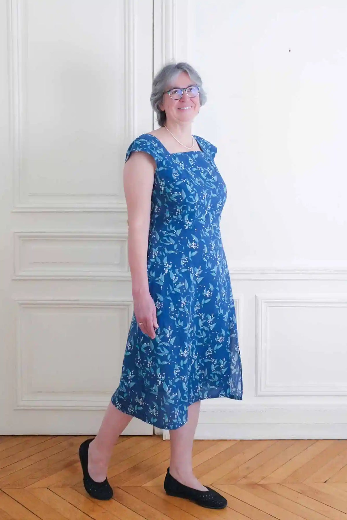 Patron de Couture Robe Midi Encolure Carrée