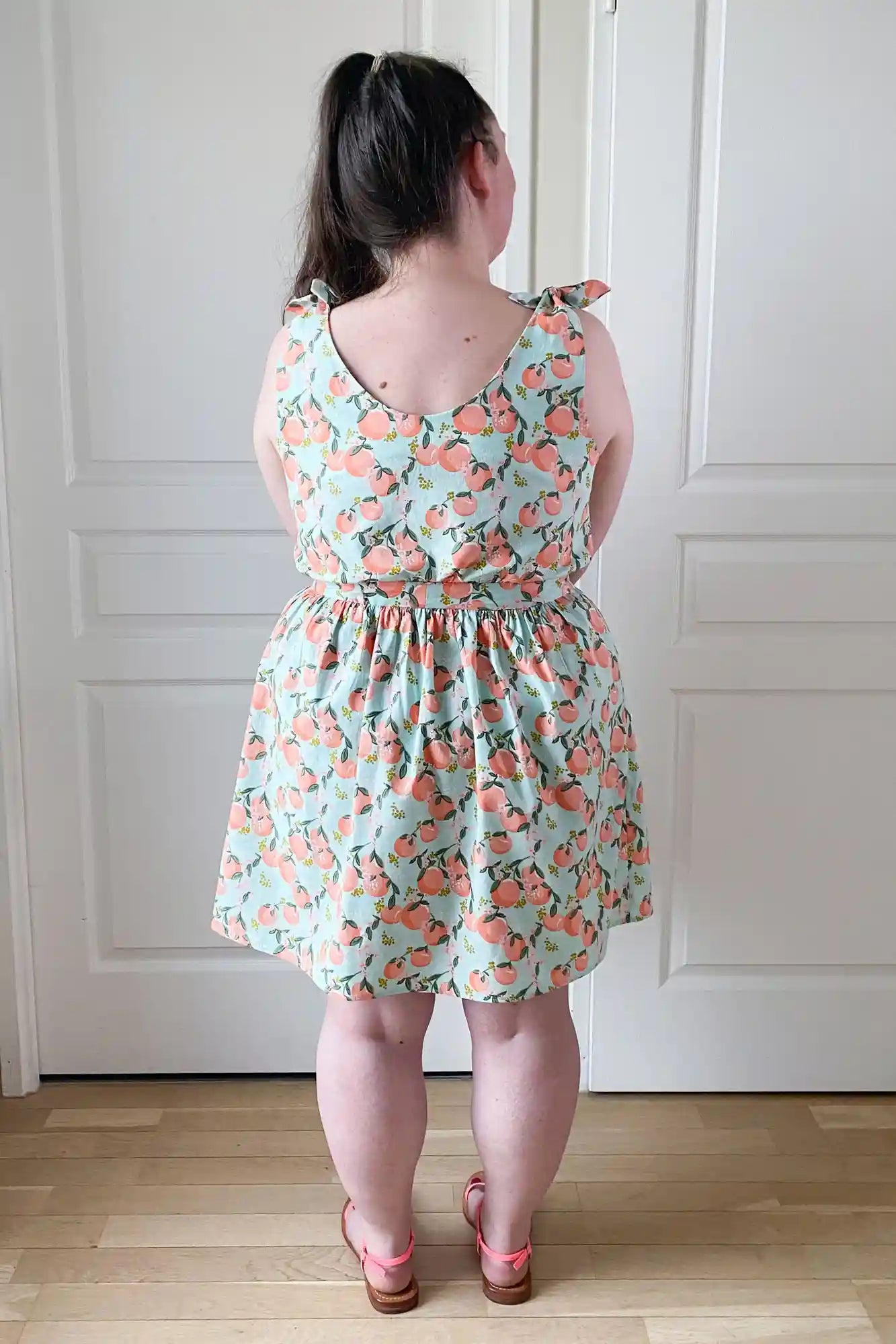 Robe Froncée Courte à Bretelles Nouées