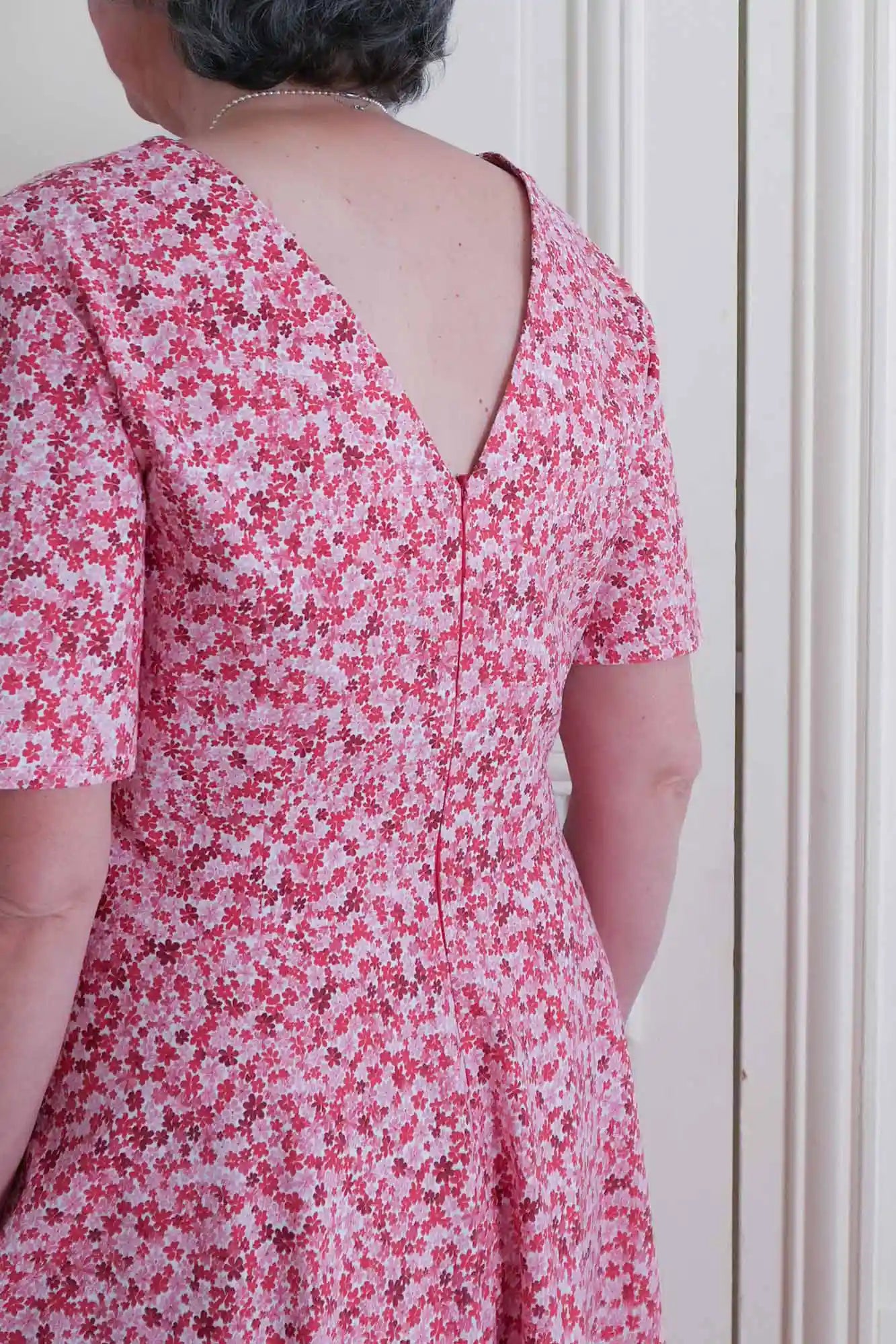 Robe Midi Fleurie à Manches Papillon