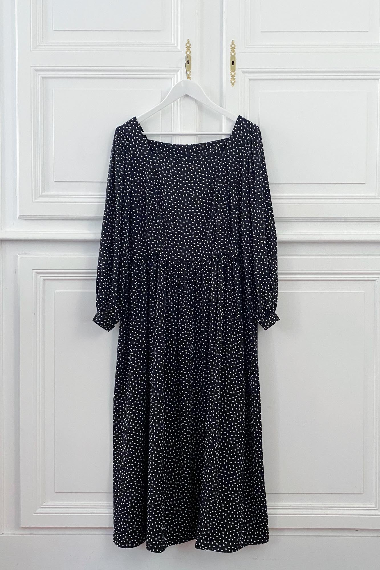 Robe Longue à Encolure Carrée