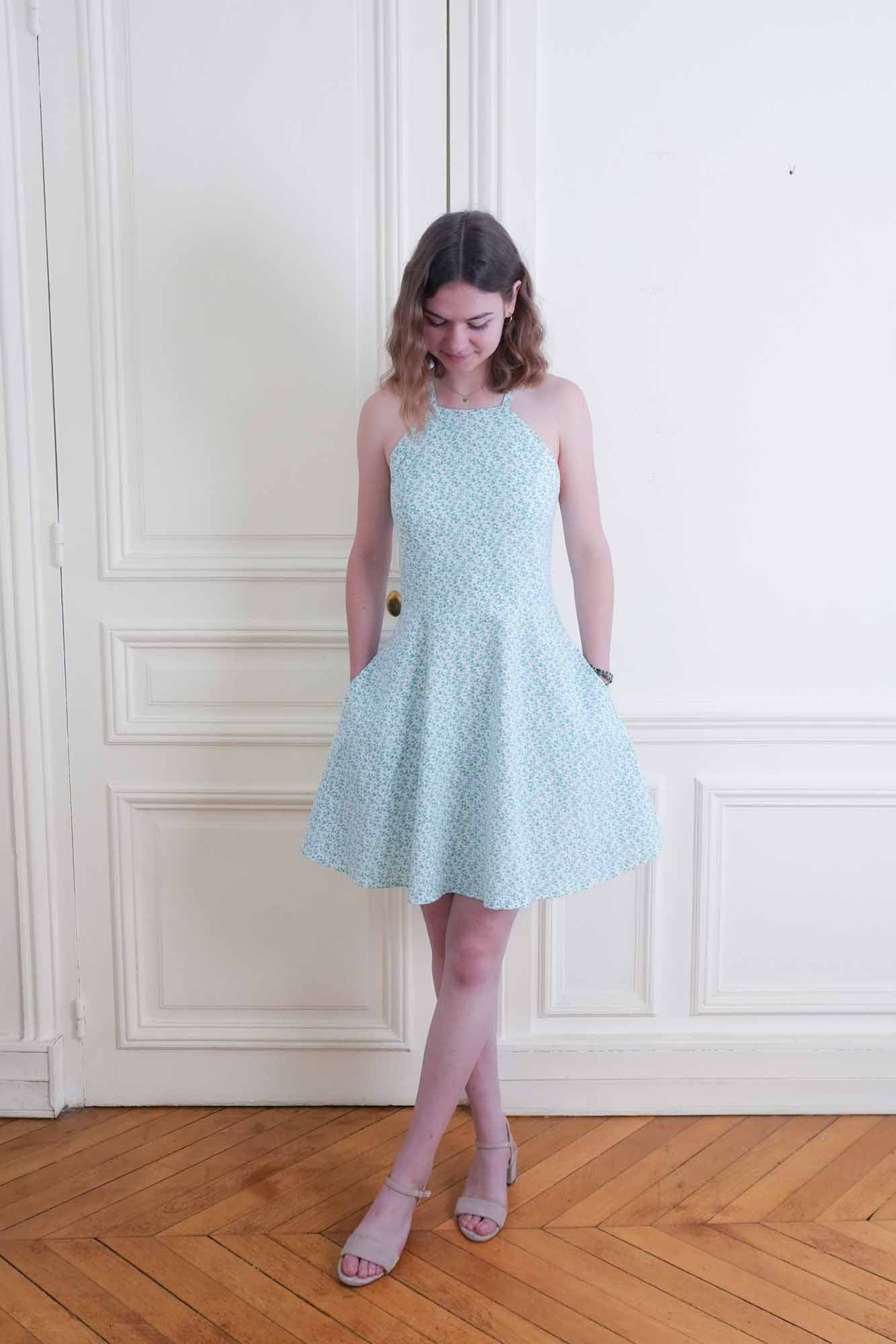 Robe Courte Dos Nu à Bretelles Croisées
