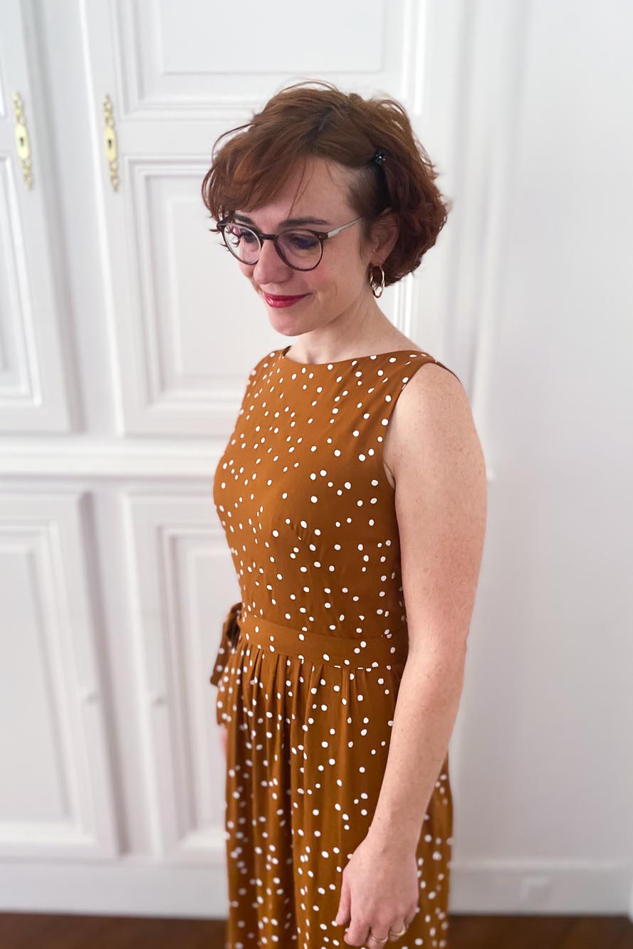 Robe Midi à Pois sans Manches