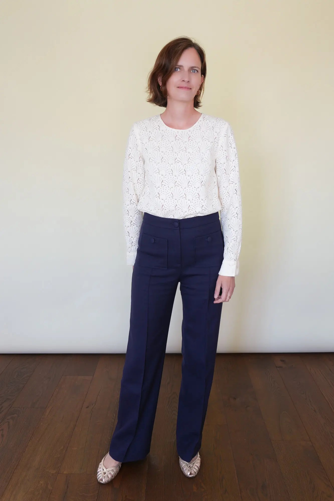 Patron de Blouse en Dentelle Encolure Ronde et Manches Longues, Personnalisable en Ligne, Calques de Tailles et Marges Incluses