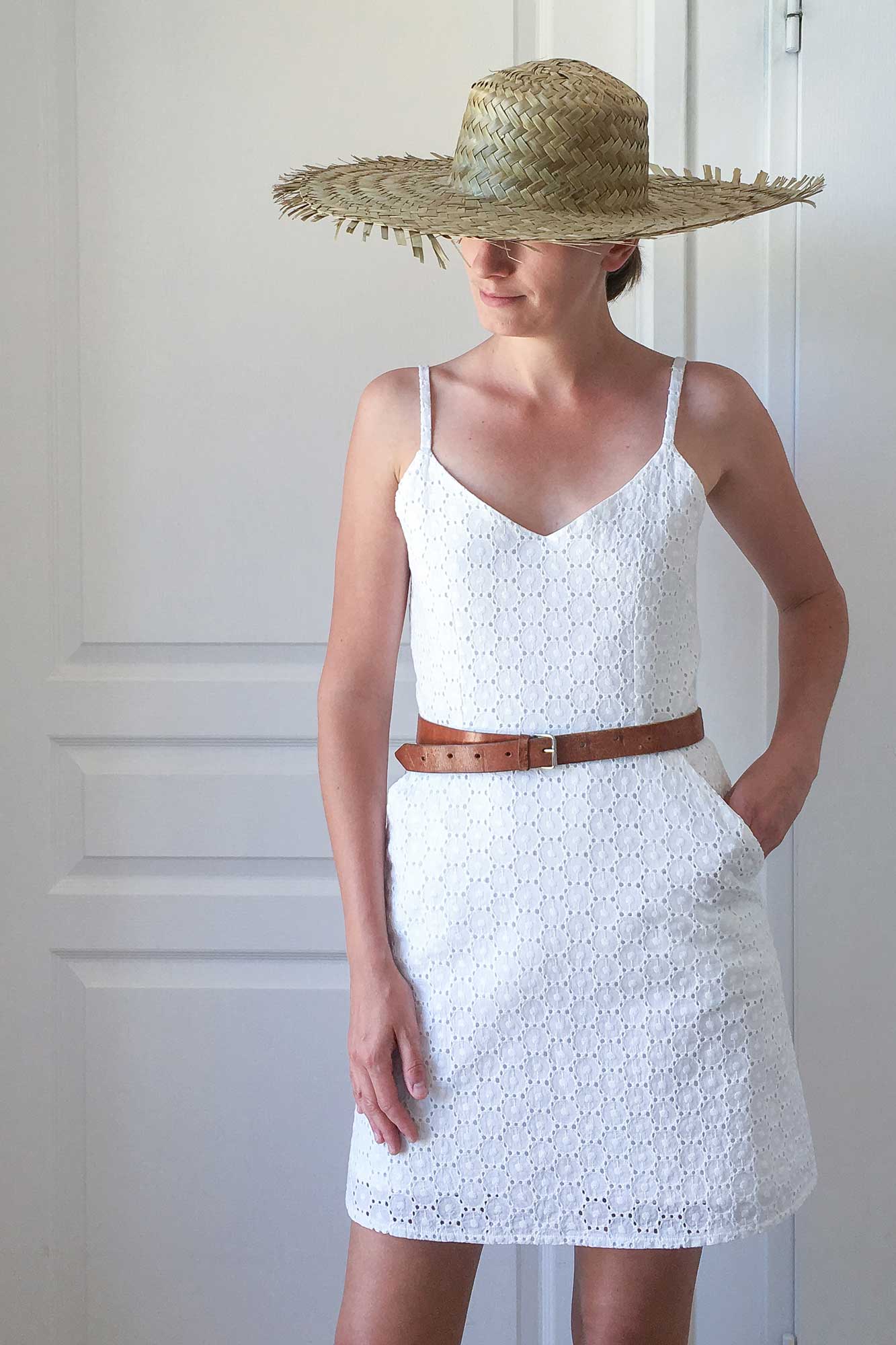 coudre robe bretelles broderie anglaise blanche sur mesure personnalisable été caraco sur mesure pdf atelier charlotte auzou blanche