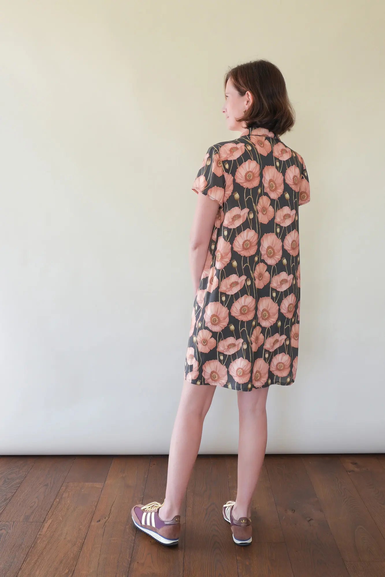 Patron de Robe Chemise Boutonnée Droite à Col Chemise pour Femme