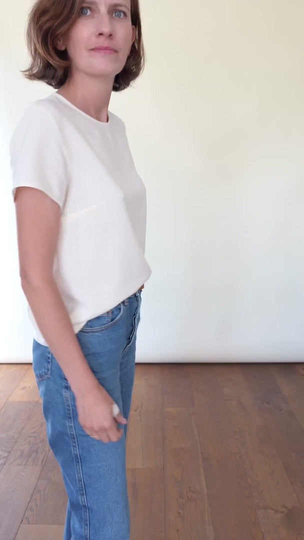 Patron de Blouse T-Shirt pour Femme à Manches Courtes et Encolure Ronde